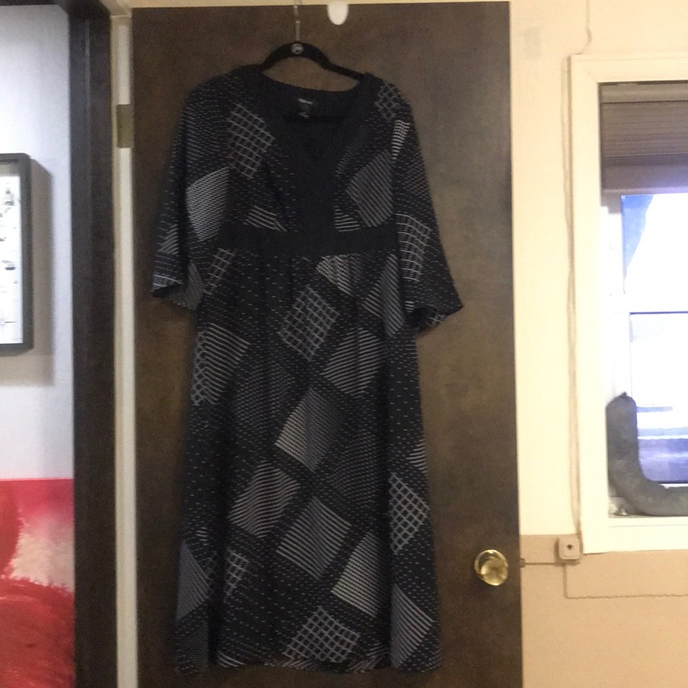 Style &Co size 10 dress hits mid calf sharp